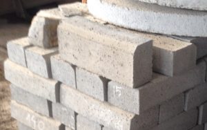 Borduri din beton pentru drumuri și alei